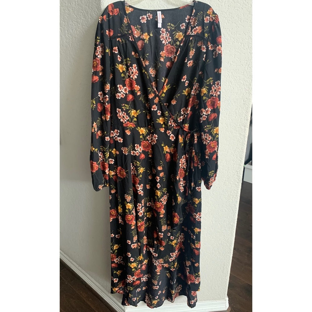 Xhilaration Black Long Sleeve Floral Dress